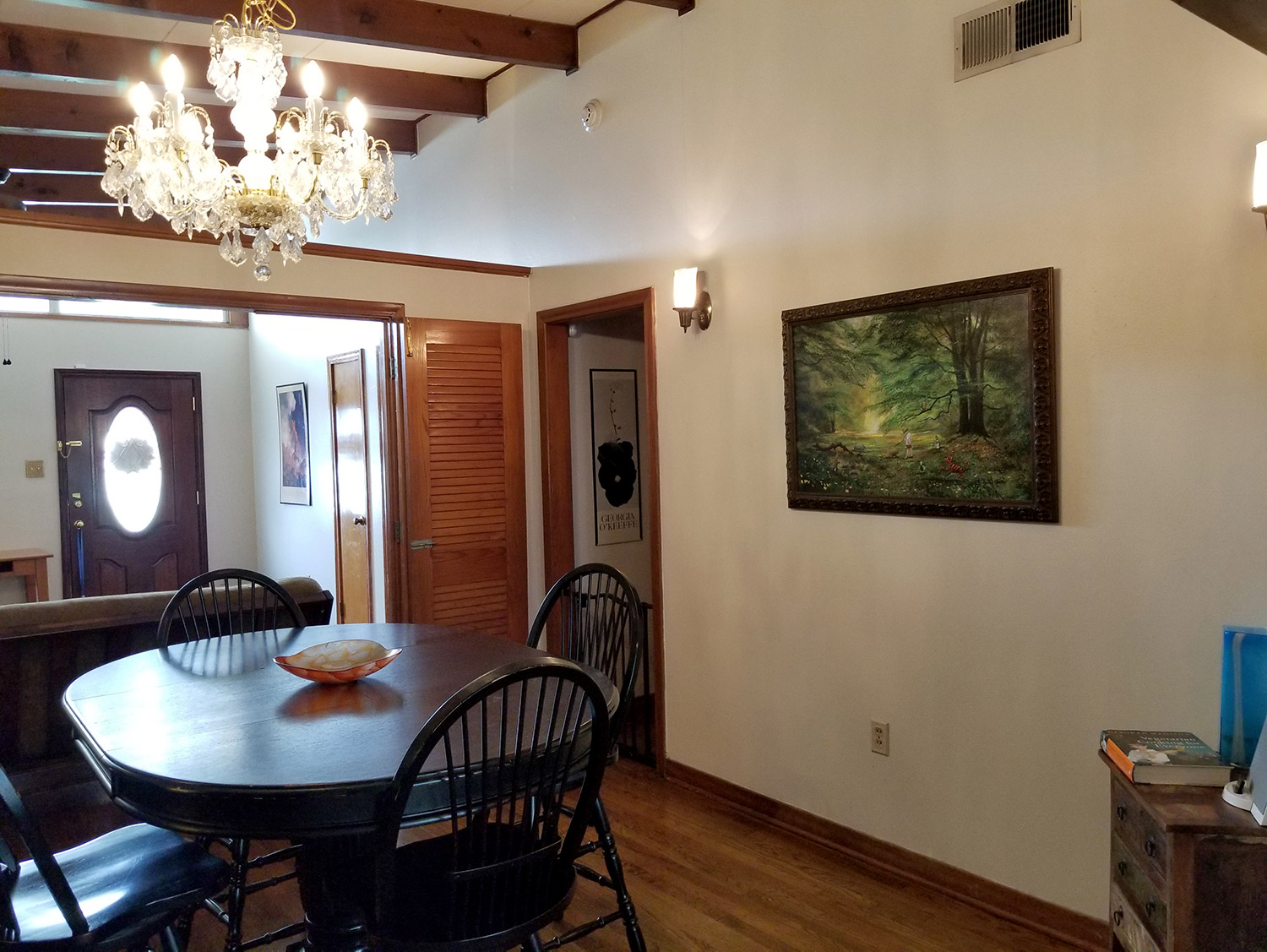 photo of dining room